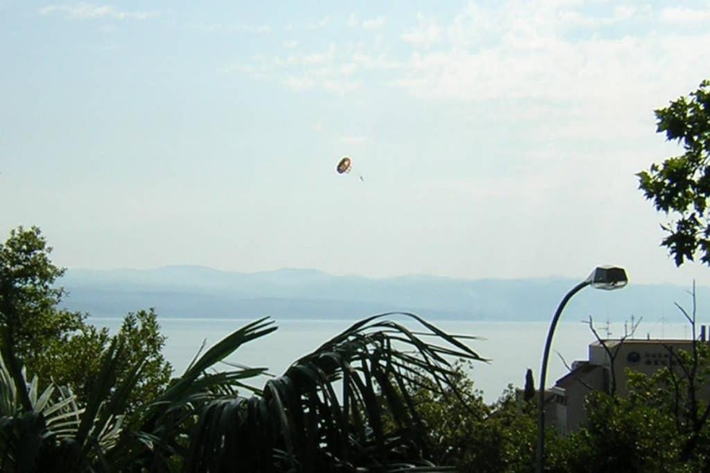 Sea View *